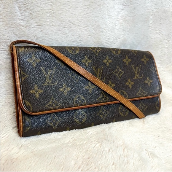 Louis Vuitton Vintage Monogram Pochette Twin GM - Picture 4 of 17